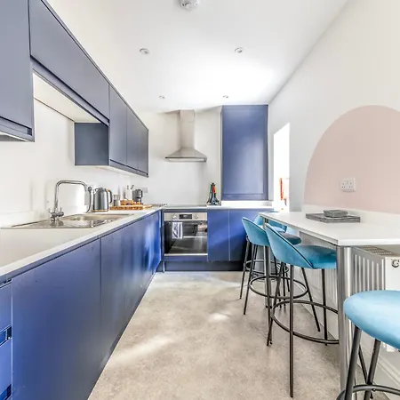 Apartman Luxury Breakfast At Tiffany's With Free Parking By Prescott Bristol