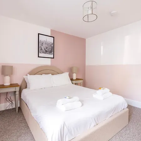 شقة Modern Breakfast At Tiffany's With Free Parking By Prescott *