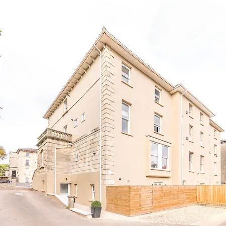 Luxury Breakfast At Tiffany's With Free Parking By Prescott * Bristol