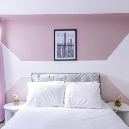 Modern Breakfast At Tiffany's With Free Parking By Prescott