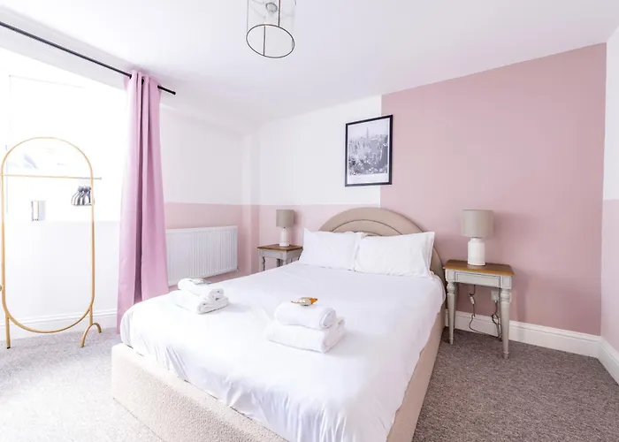 Luxury Breakfast At Tiffany's With Free Parking By Prescott Bristol