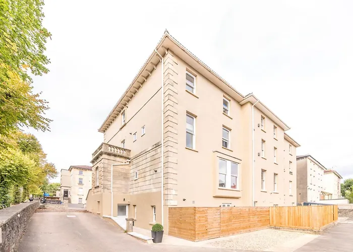 Luxury Breakfast At Tiffany's With Free Parking By Prescott * Bristol